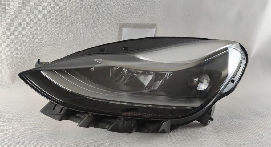 წინა მაშუქი (L/R)